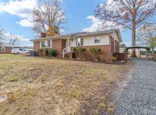 143 Lakewood Ave, Lincolnton, NC 28092