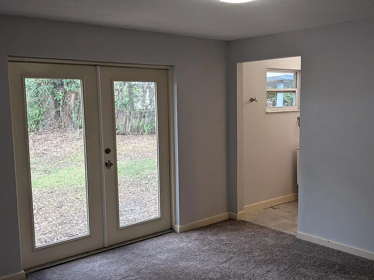 Glen Dr — Photo 13