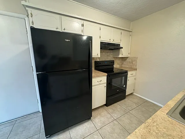 306 NW 62nd St — Photo 3