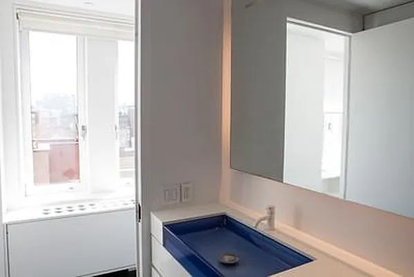 Sold by R New York | media 35
