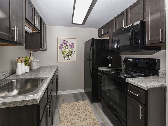 4th image of 5810 Sebring Dr #5886-D