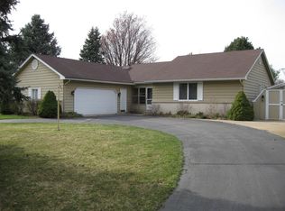 7945 Pine Hollow Dr SE, Alto, MI 49302