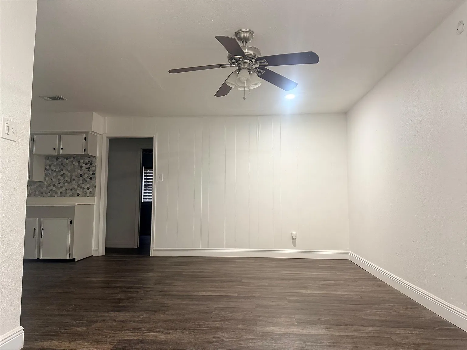 4 bed, 1.0 bath, 1176 sqft, $1,500 — Photo 3