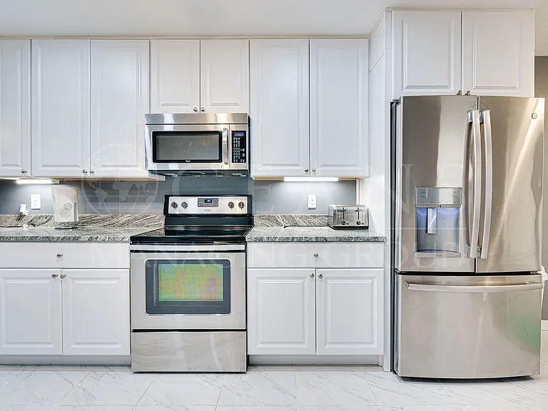 140 Pine St — Photo 11