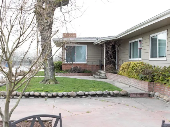 11738 E Stroud Ave, Kingsburg, CA 93631