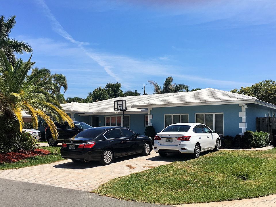 1st image of 2820 NE 41st St