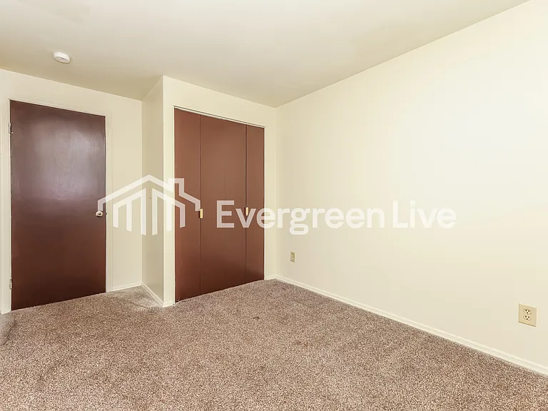 7787 Mount Hood Dr — Photo 13