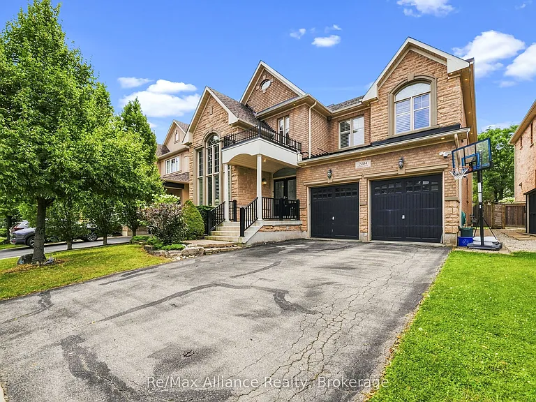 2404 Rideau Dr — Photo 2