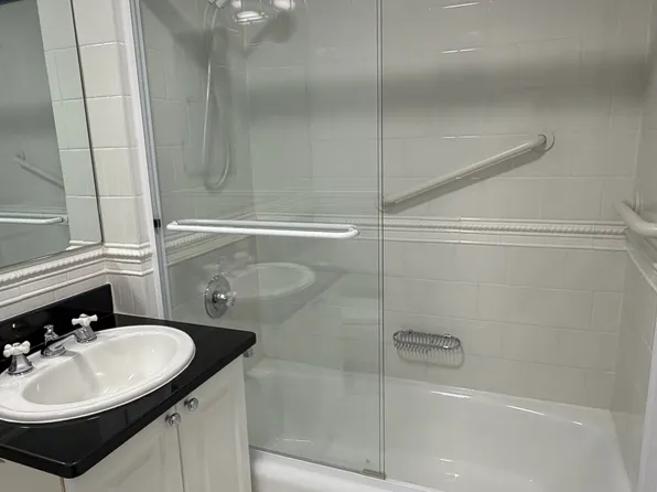 400 East 90th Street image 10 of 15