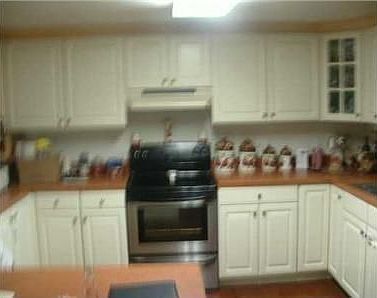 2nd image of 1530 W Clinton St