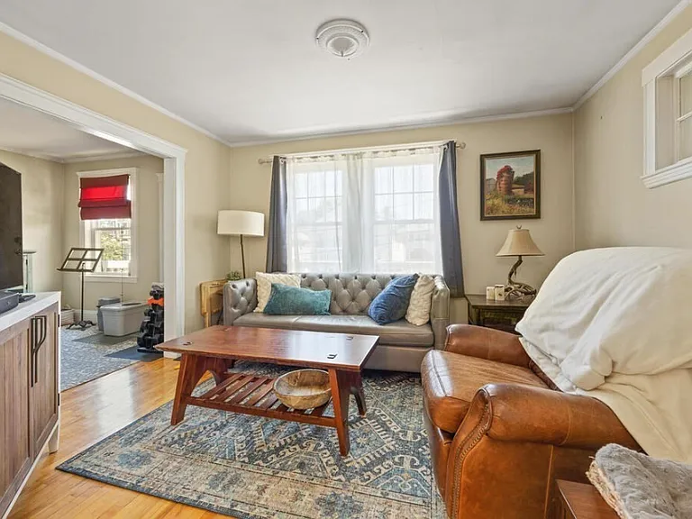 64 Woods Ave #2 — Photo 4