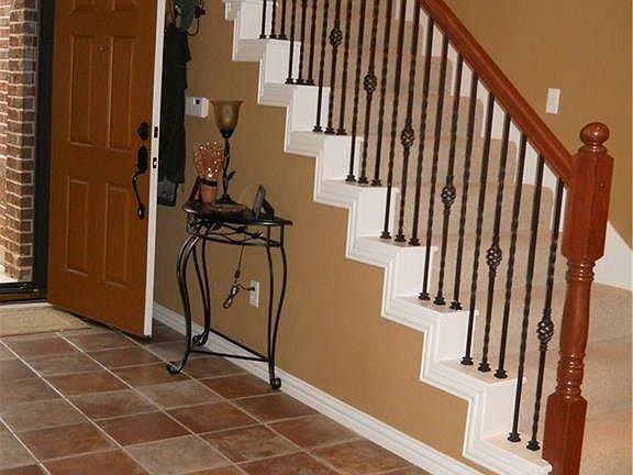 4th image of 2176 McPherson Dr