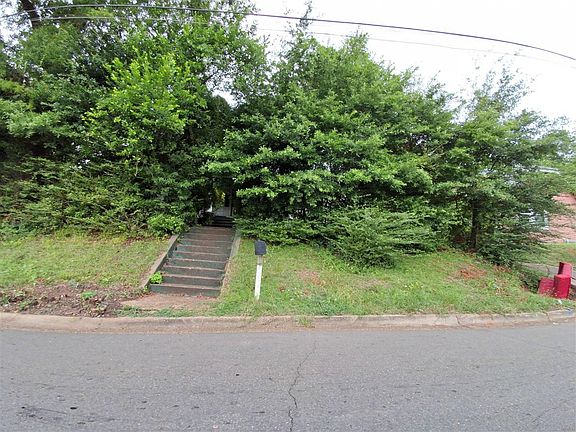 2nd image of 904 34th Ave