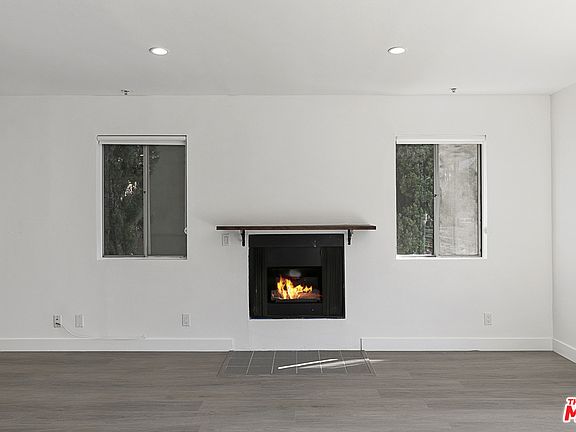 3rd image of 1616 Brockton Ave #101