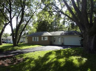 1060 Ash Rd, Hoffman Estates, IL 60169