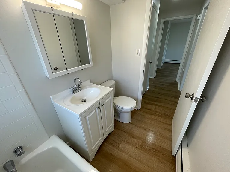 8948 White Oak Ave #5 — Photo 11