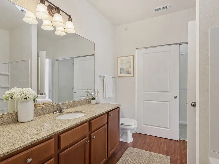 Burkart Crossing Apartments — Photo 18