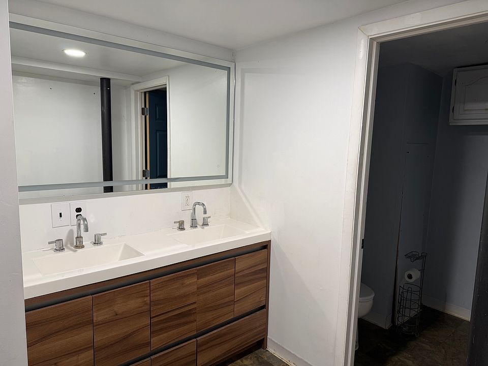 2nd image of 34 Edgewood Pl #2