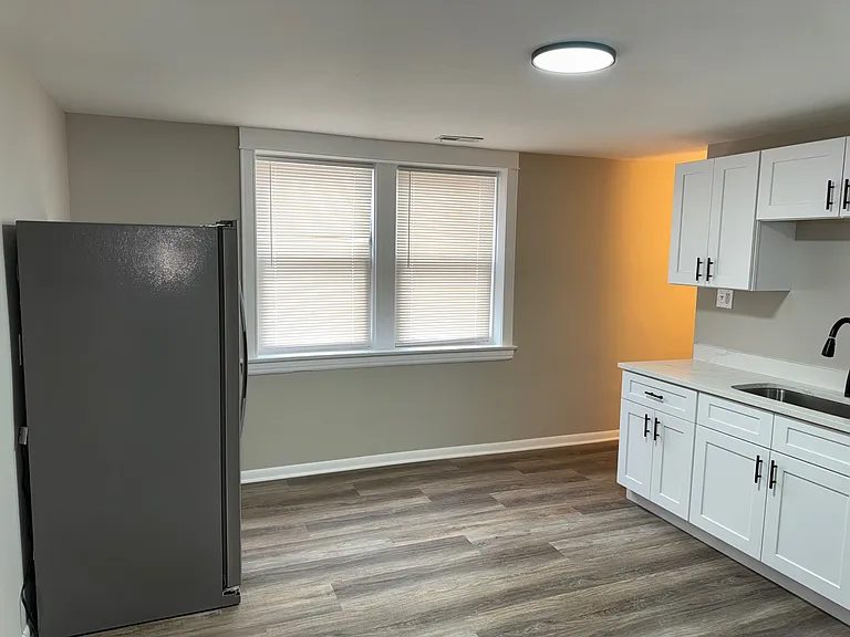 2360 S Sacramento Ave #BF — Photo 30