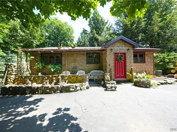 3131 Kulp Rd, Eden, NY 14057