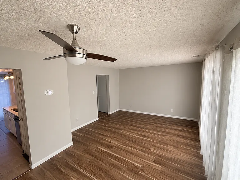 649 Governors Way — Photo 7