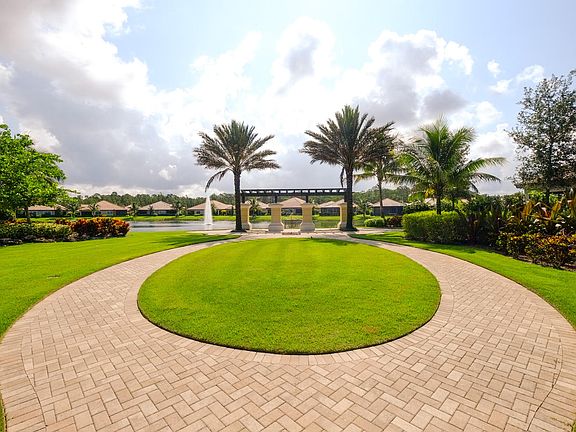 3rd image of 9085 Isla Bella Cir