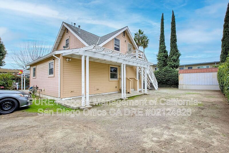 1st image of 405 N Juniper St #2