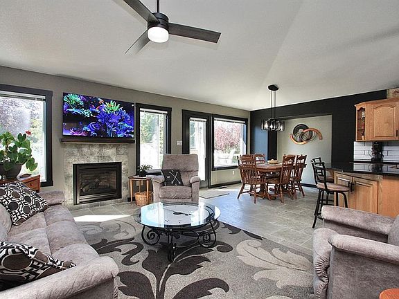 5th image of 310 B SE Edgewood Close