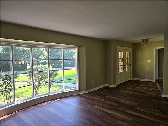 3rd image of 1805 Oak Knoll Dr