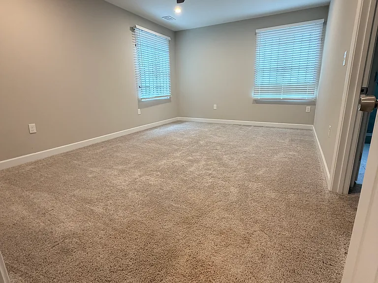 1104 Oak Knoll Ter SE — Photo 6