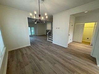 5th image of 738 Walnut Woods Cv N
