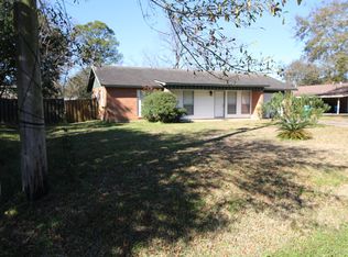 1605 Louise St, Pascagoula, MS 39581
