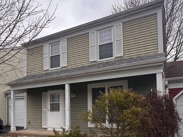 29W426 Hawthorne Ln, Warrenville, IL 60555