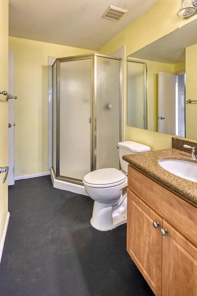 3 bed, 1354 sqft, $2,250 — Photo 3