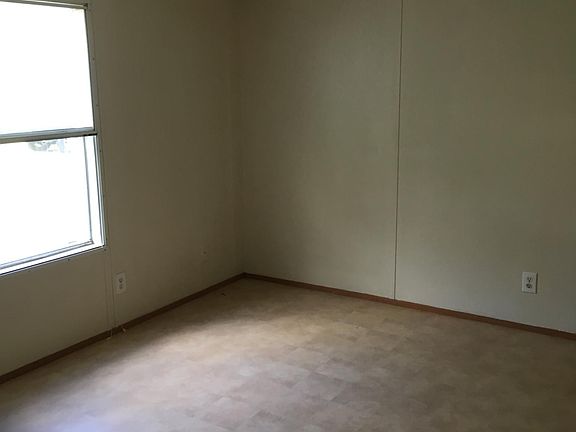 4th image of 11071 SE 49th Ave