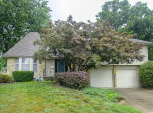 2805 Sweet Briar Dr, Independence, MO 64057