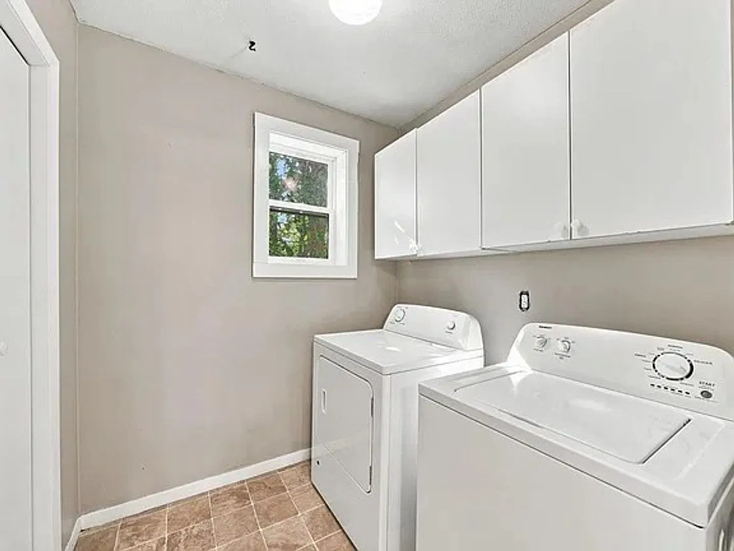 1622 Washington St NE — Photo 4