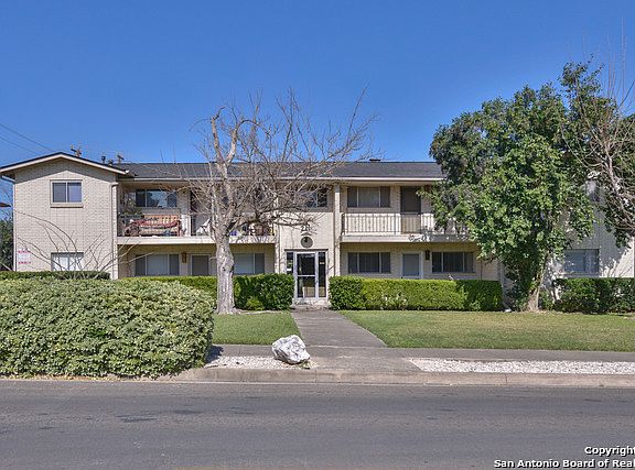 5th image of 217 W Silver Sands Dr APT 1
