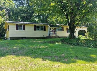 1075 W Brookfield Rd, New Braintree, MA 01531