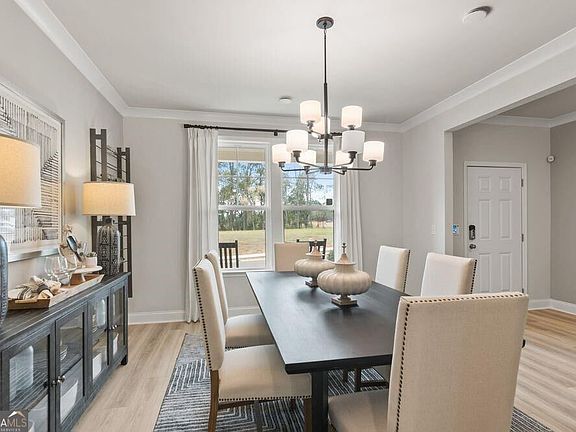 2nd image of 5015 Kennison Way