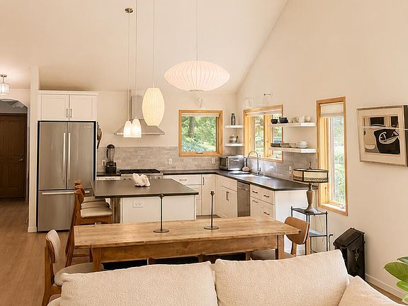 5th image of 31 Millbrook Road