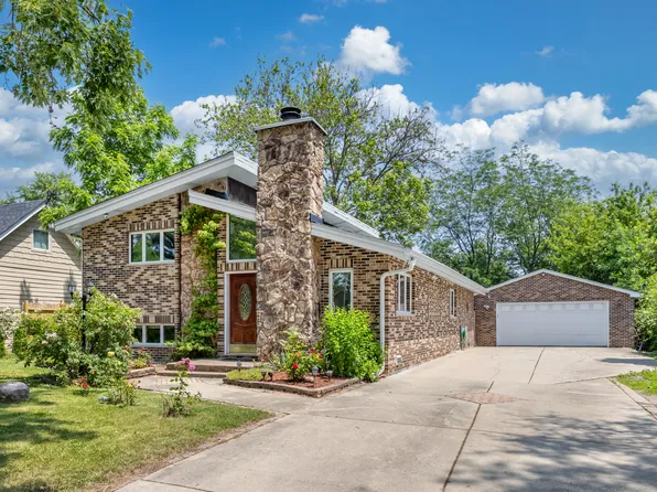 1649 Larry Ln, Glendale Heights, IL 60139