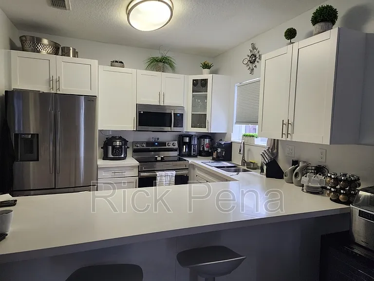 9128 SW 162nd Pl — Photo 3