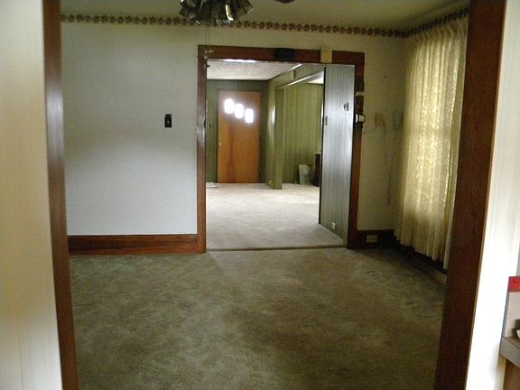 2nd image of 215 Main St