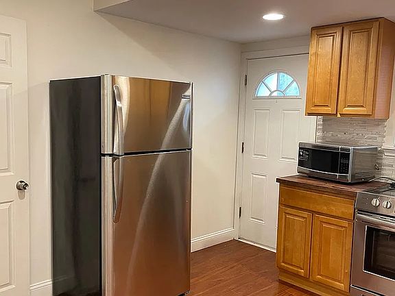 5th image of 2627 E Seltzer St