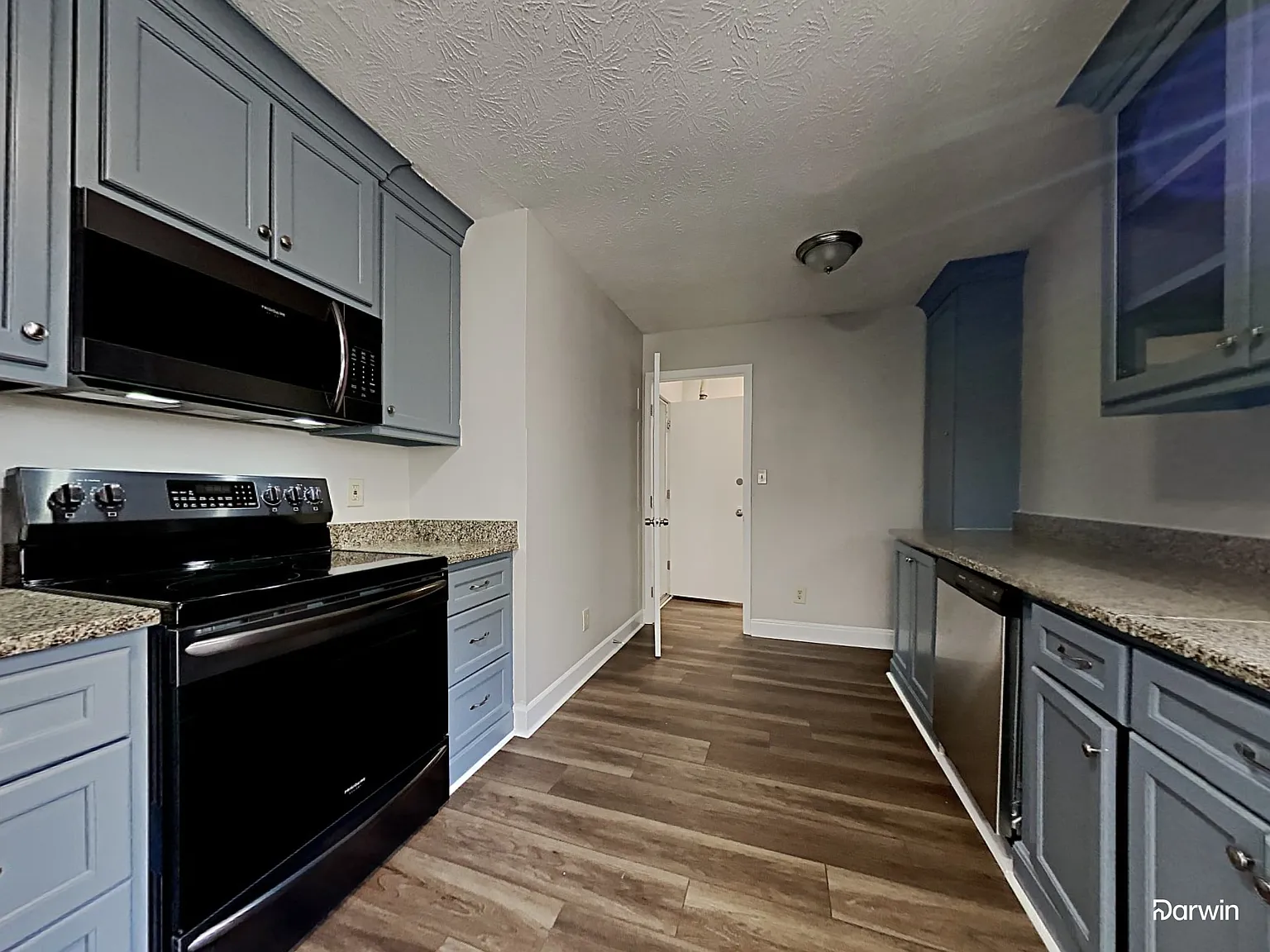 4 bed, 2.0 bath, 1452 sqft, $2,060 — Photo 2