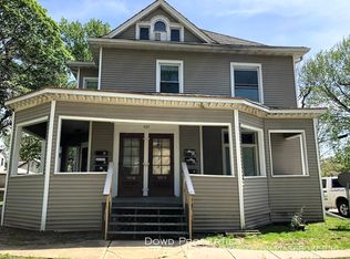 505 1/2 E Locust St APT A, Bloomington, IL 61701