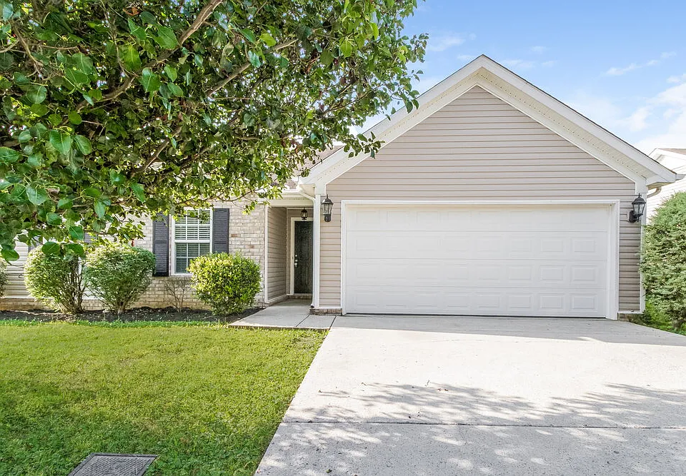 1609 London Gardens Ct