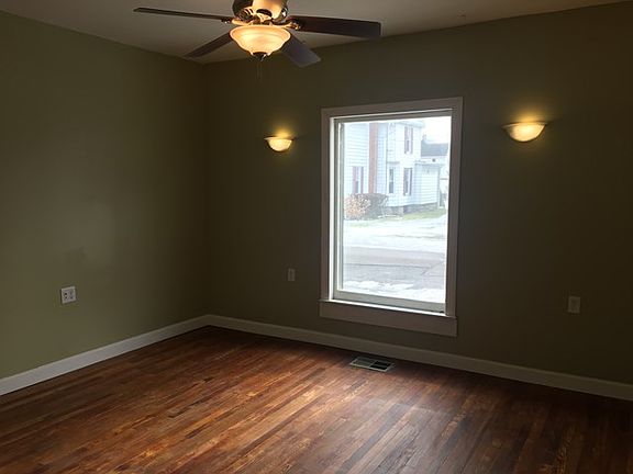4th image of 82 Bennett St