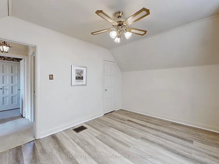 60 Northwood Dr — Photo 22